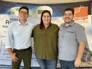 Alexis Lavin, Keyla Lopez, y Nataniel Medina - estudiantes investigadores en el Centro Molecular UPR