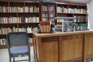 Imagen mibiliario sala Miguel meléndez Muñoz