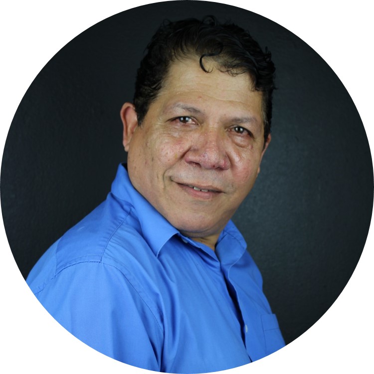 Foto de la Prof. Edwin Vázquez De Jesús