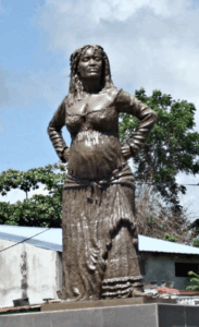 Estatua La Mulâtresse Solitude, heroína de la lucha contra la esclavitud en la Isla de Guadalupe
