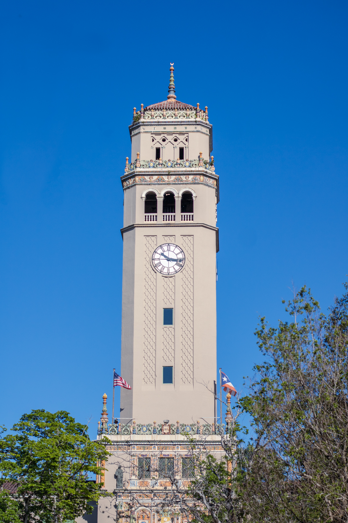 La Torre de la Universidad de Puerto Rico recinto de Río Piedras