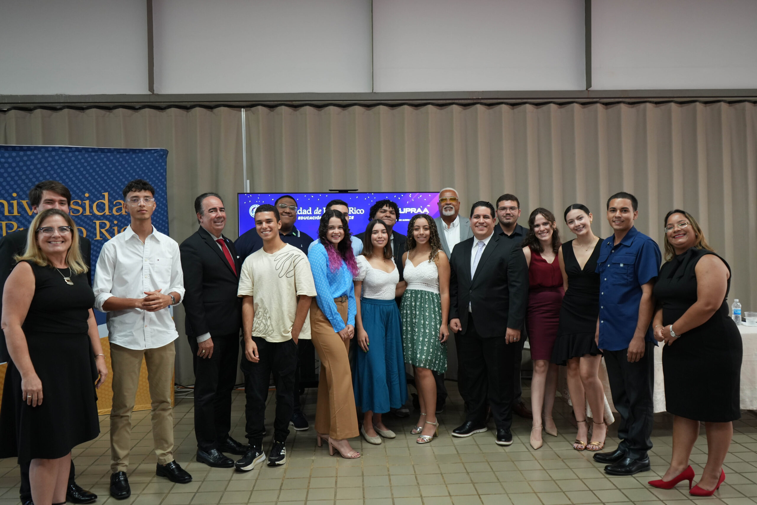 Asociación de Alumnos y Amigos de la UPR otorga becas a 24 estudiantes de la institución