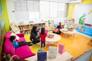 Niños y niñas de la Escuela Maternal de la UPR Recinto de Río Piedras visitan la Bebeteca recién inaugurada