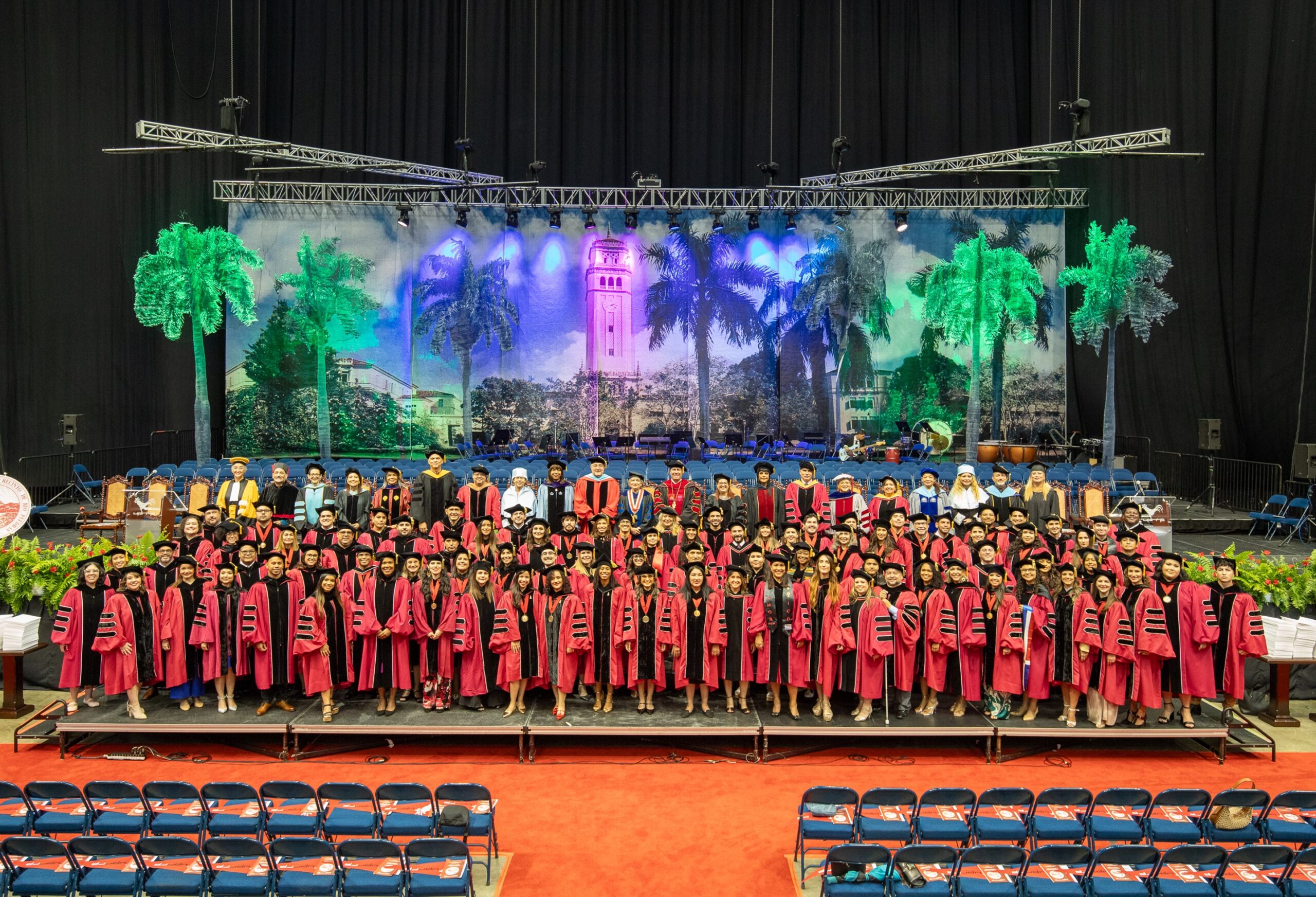 Grad-1-Feature El Recinto de Río Piedras de la UPR gradúa a 2,250 estudiantes en su 119va. Colación de Grados