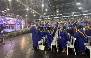 UPR en Aguadilla gradúa más de 240 estudiantes