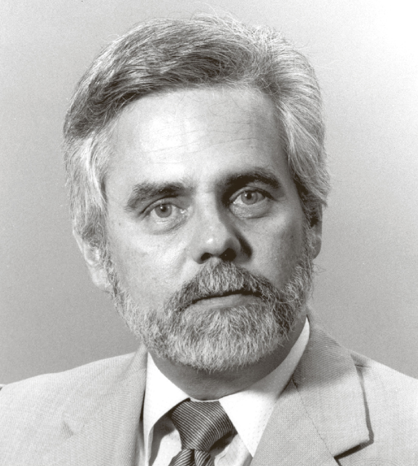 Perfil del doctor José M. Saldaña