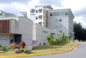 Más de 70 estudiantes de escuelas públicas adelantan créditos universitarios en la UPR Bayamón