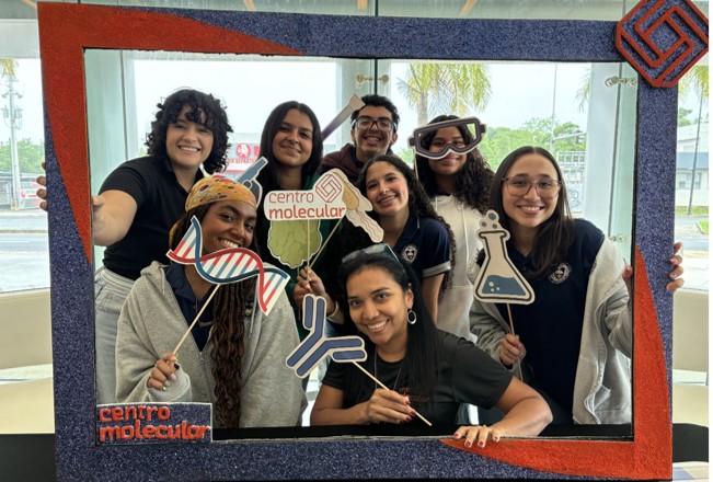 Estudiantes se Viven la Biociencia en el Centro Molecular-UPR