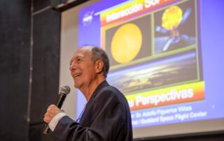 Astrofísico puertorriqueño de NASA imparte sus conocimientos sobre el Sol en la UPR