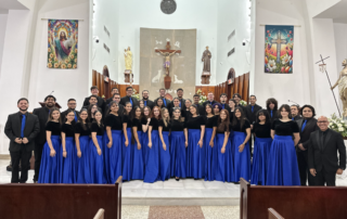 Coro de la Universidad de Puerto Rico de Aguadilla bajo la dirección del Dr. Luis Javier Flores Irizarry en su concierto de primavera celebrado en la Parroquia San Francisco de Asís en Aguada.