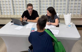 Grupo interdisciplinario del Recinto de Ciencias Médicas de la UPR se mueve al residencial Manuel A. Pérez para dar servicios de salud sin costo