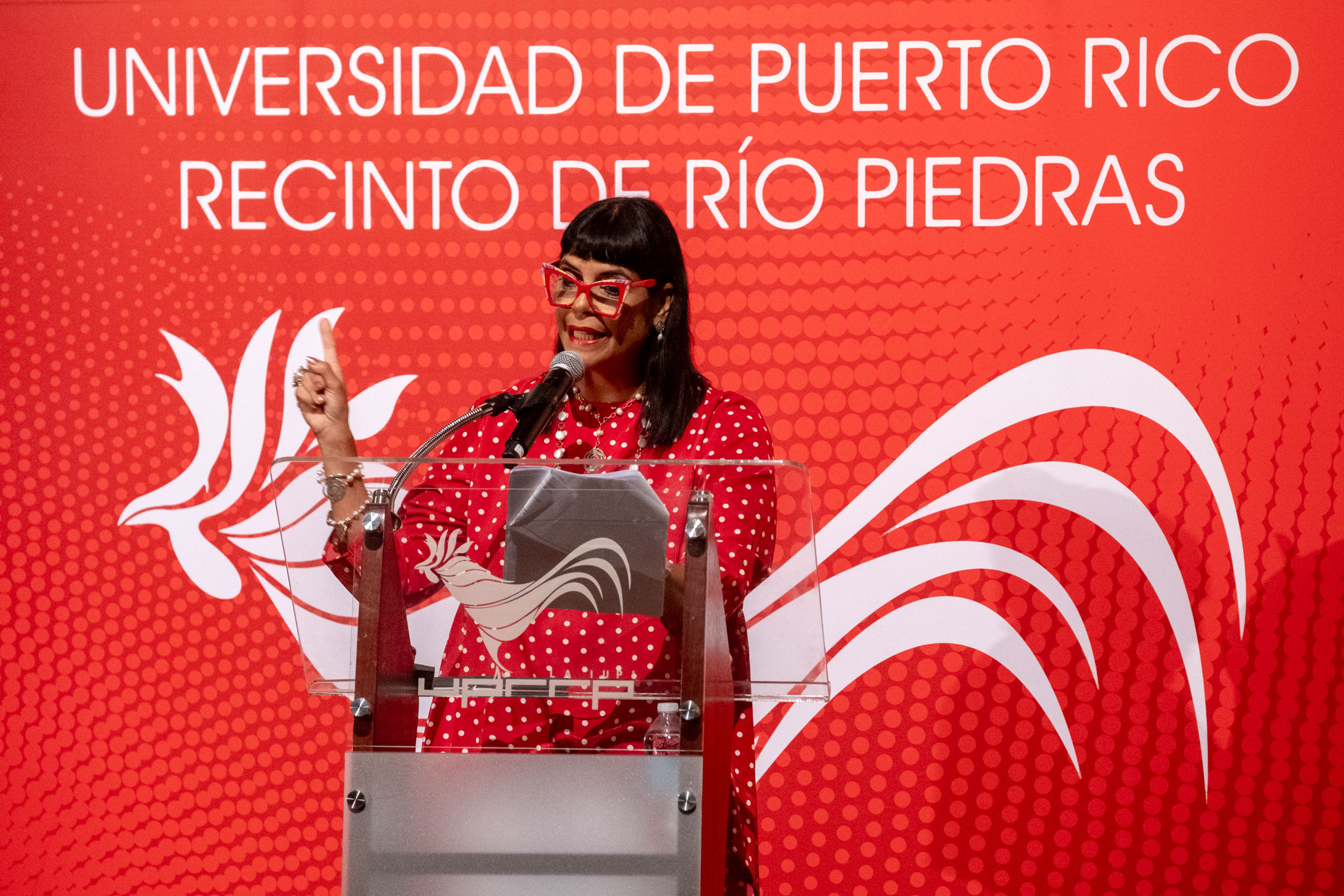 4 Decana de Estudiantes Dra Gloria Díaz Decana de Estudiantes Dra. Gloria Díaz