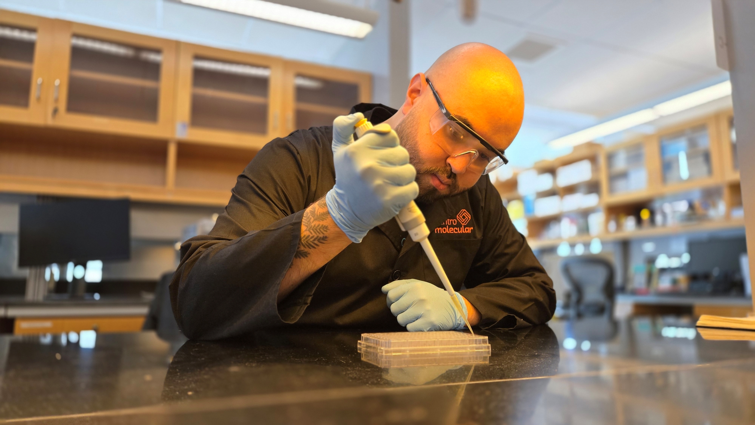 Gustavo Porrata Caraballo ganador de una beca de la NSF para continuar su investigacion en el Centro Molecular UPR Gustavo Porrata Caraballo ganador de una beca de la NSF para continuar su investigacion en el Centro Molecular UPR