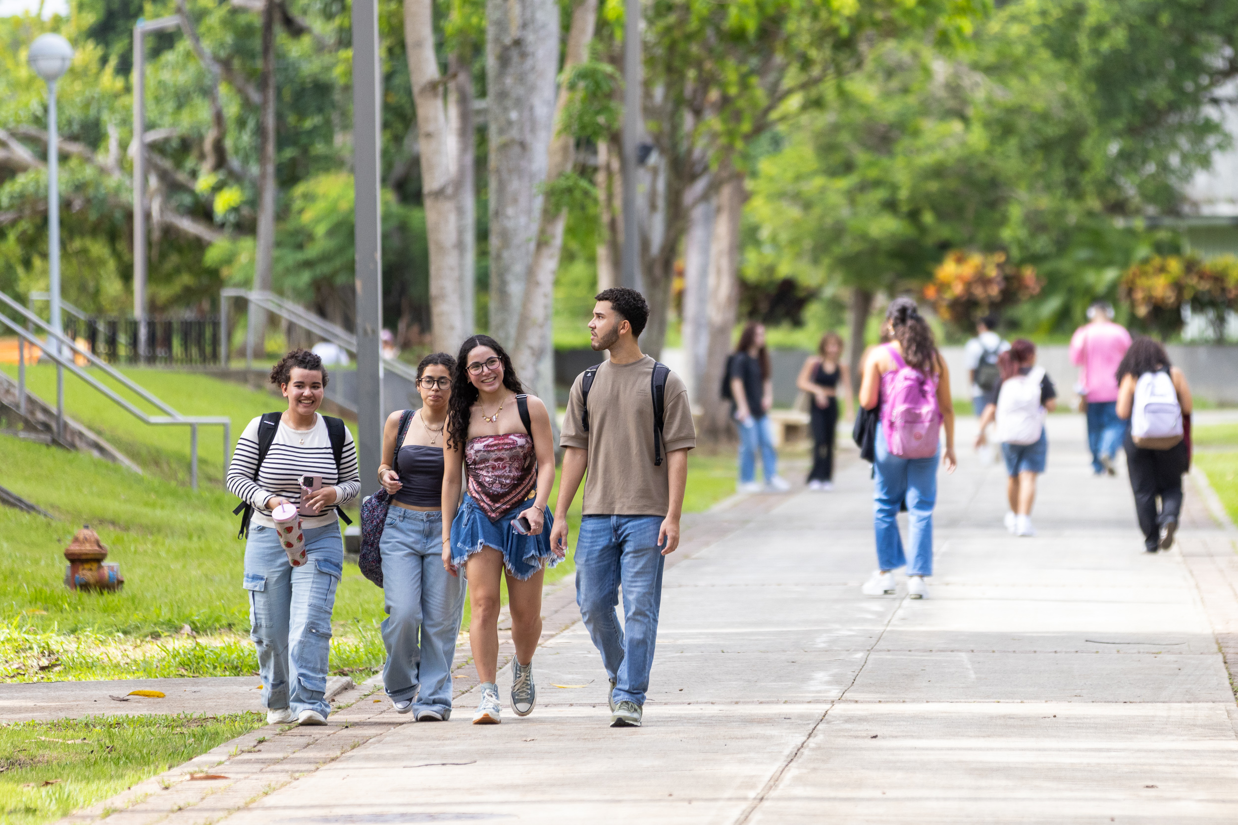 studiantes en el primer día de clases en el Recinto de Río Piedras de la UPR studiantes en el primer día de clases en el Recinto de Río Piedras de la UPR