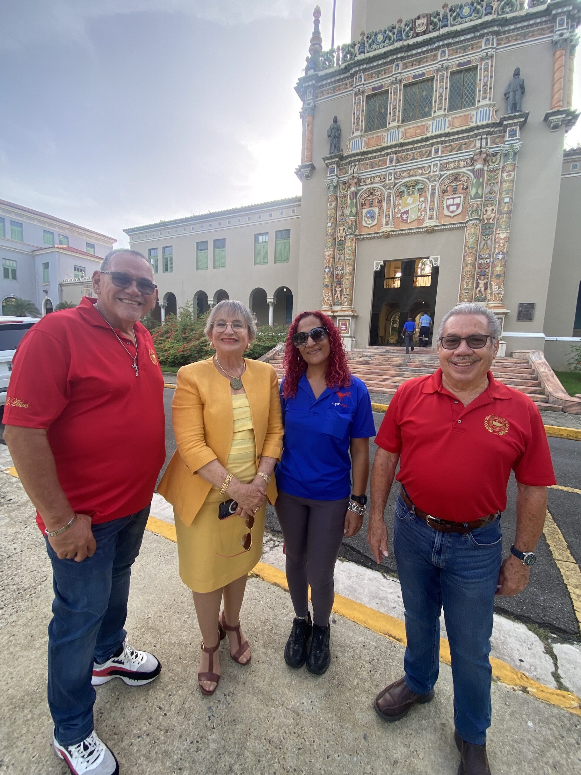 Rectora Angélica Varela visita Radio Universidad en el primer día de clases Rectora Angélica Varela visita Radio Universidad en el primer día de clases