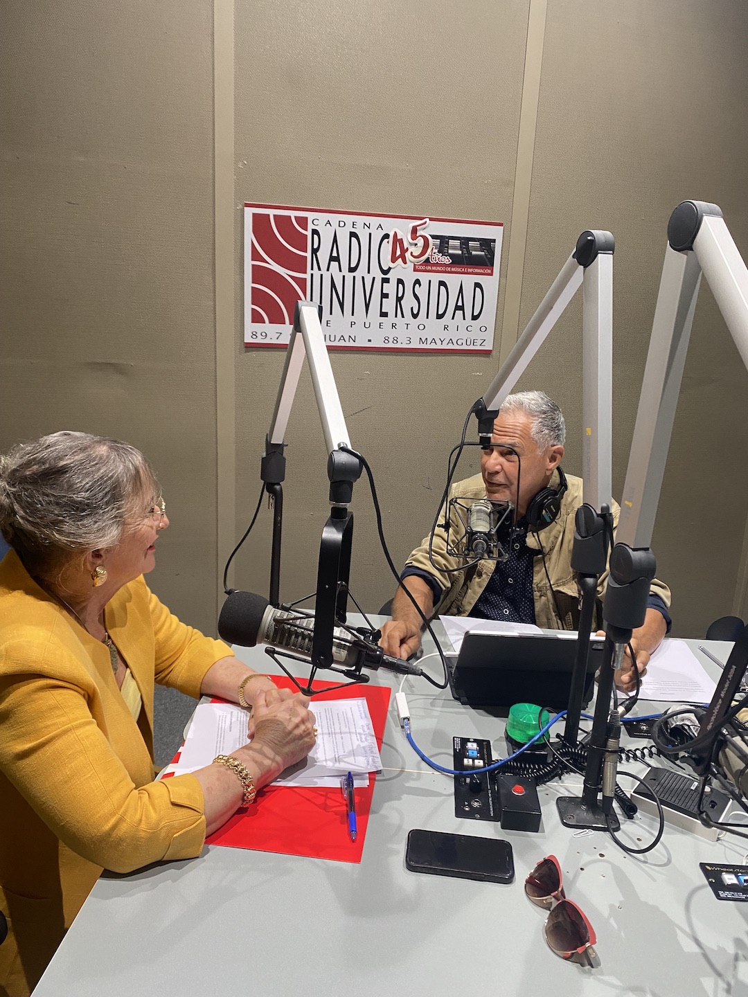 Rectora Angélica Varela visita Radio Universidad en el primer día de clases Rectora Angélica Varela visita Radio Universidad en el primer día de clases