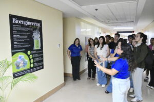 El Programa de Microbiología Industrial celebró sus cuarenta años de fundación, al mismo tiempo que inauguró un Corredor didáctico.