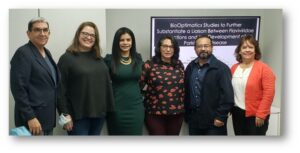 En el centro, la doctora Isis Narváez (de verde), autora principal del artículo en el que colaboró con los doctores Clara Izasa y Mauricio Cabrera, a su derecha. La acompañan también, desde la izquierda: los doctores Ricardo González, Magda Latorre y Clara Valderrama, catedráticos del RUM.