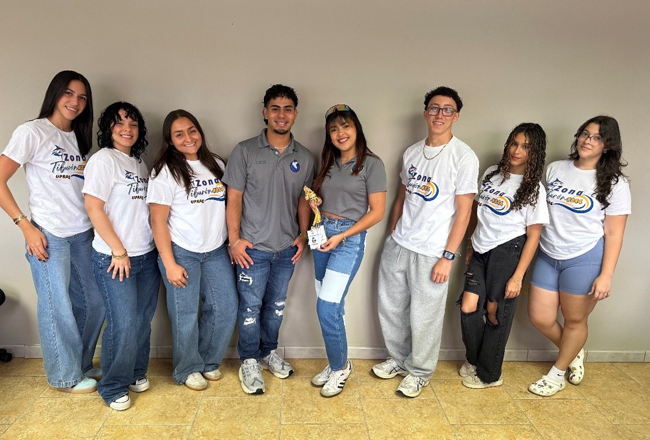 Estudiantes de UPR Aguadilla lideran proyecto de prensa deportiva universitaria con el lanzamiento de Shark Sport