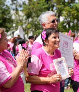 Ellen Ríos de Acarón junto al Rector del Recinto de Mayagüez Agustín Rullán Toro
