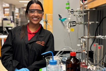 Estudiante doctoral de la UPR-Río Piedras es seleccionada en prestigioso programa por el Departamento de Energía de EE. UU. para investigación científica