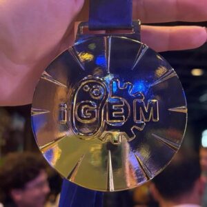 Acercamiento de la Medalla de oro iGen