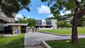 Entrada de la Universidad de Puerto Rico en Cayey