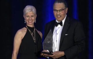 Reconocen a catedrática del RUM con el Legacy Award de BEYA STEM