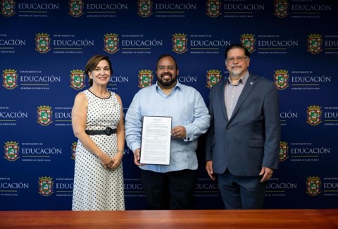 UPR Bayamón y Educación sellan acuerdo para impulsar formación STEM en escuelas especializadas