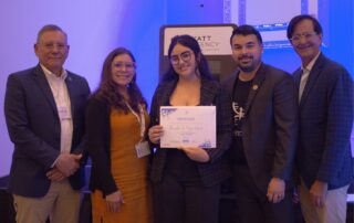 Estudiante investigadora y mentor de la UPR en Humacao reciben premios de productividad científica