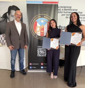 Dr. Moisés Cartagena, Alondra Martínez y Yesiangely Olmeda