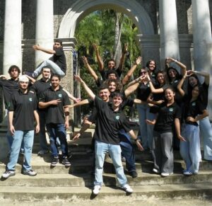 El grupo de colegiales que participará en la competencia Monaco Energy Boat Challenge 2026.