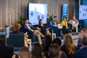 Panel reactor: de izquierda a derecha- moderado por Nerma Albertorio Barnés;Ing. Andrés R. Lorán Butrón; Beatriz Polhamus, directora ejecutiva de Fundación Banco Popular; Rafael Lama, CEO de GFR Media y Dr. José Caraballo Cueto