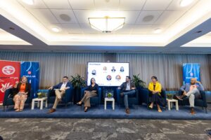 Panel reactor: de izquierda a derecha- moderado por Nerma Albertorio Barnés;Ing. Andrés R. Lorán Butrón; Beatriz Polhamus, directora ejecutiva de Fundación Banco Popular; Rafael Lama, CEO de GFR Media y Dr. José Caraballo Cueto