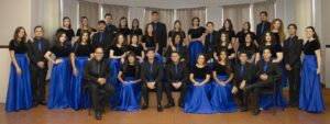 Foto del coro de la UPR en Aguadilla