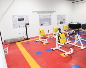El Laboratorio de Actividad Física y Promoción de la Salud del RUM está equipado con máquinas especializadas adaptadas al movimiento adecuado y biomecánico infantil.