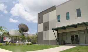 Fachada del edificio de Radio Universidad en la UPR Recinto de Río Piedras